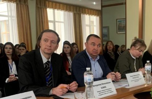 ПОЛТАВЩИНА. Круглий стіл «Актуальні проблеми реалізації трудового законодавства в сучасних умовах»
